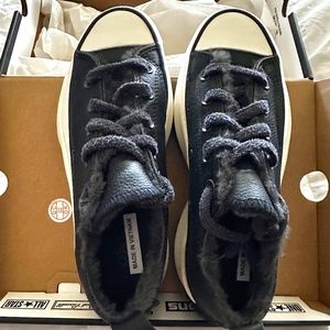 Converse Run Star Hike Leather Ox Low-Top, Black/Egret, Size 5.5